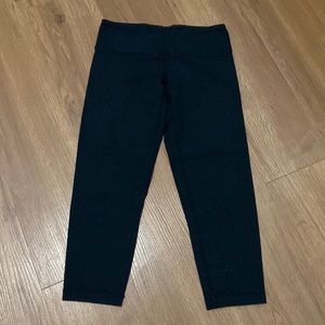 Lululemon wonder under crop